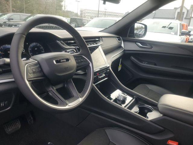 new 2025 Jeep Grand Cherokee car, priced at $36,112