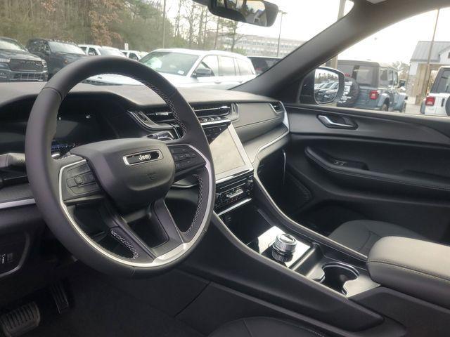 new 2025 Jeep Grand Cherokee car, priced at $32,164