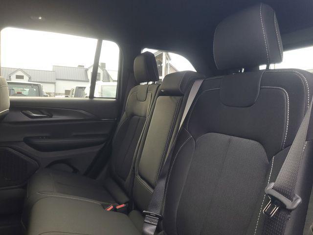 new 2025 Jeep Grand Cherokee car, priced at $32,164