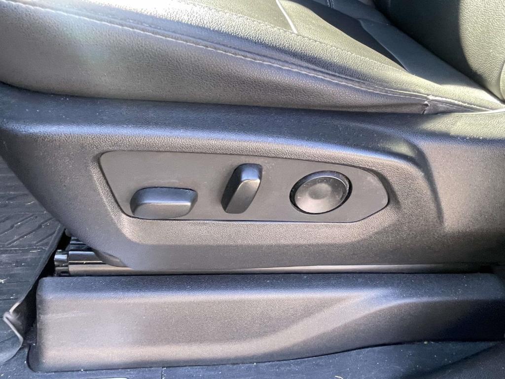 used 2022 Chevrolet Silverado 1500 car, priced at $33,975