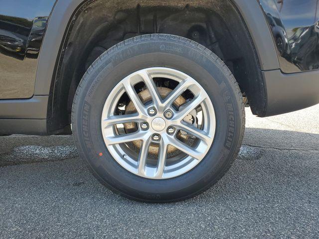 new 2026 Jeep Grand Cherokee car, priced at $34,090