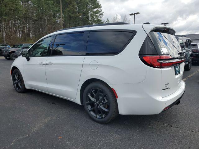 new 2026 Chrysler Pacifica car, priced at $47,286
