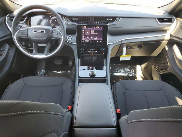 new 2025 Jeep Grand Cherokee car, priced at $31,860