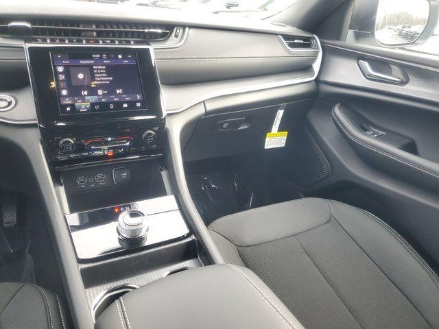 new 2025 Jeep Grand Cherokee car, priced at $31,628