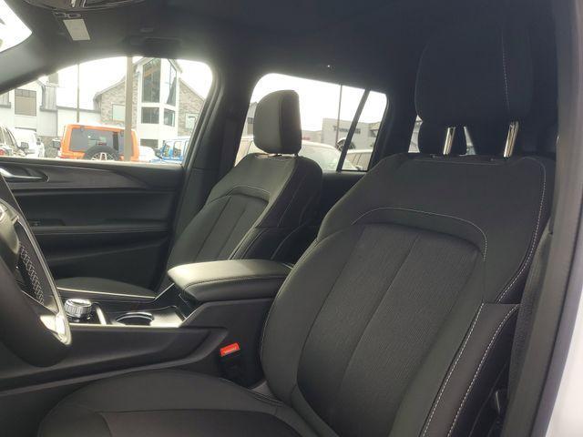 new 2025 Jeep Grand Cherokee car, priced at $31,628