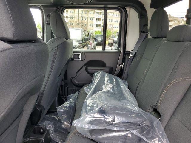 new 2025 Jeep Gladiator car, priced at $37,456