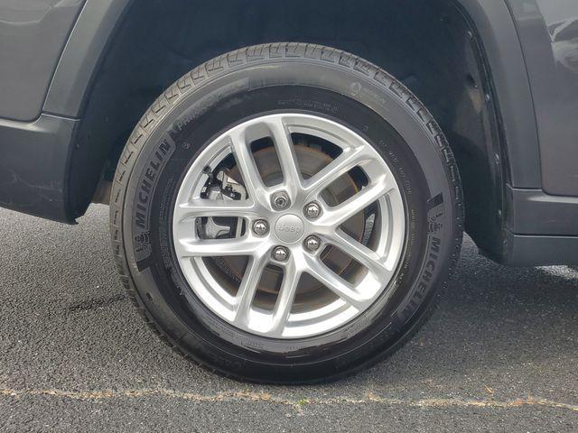 used 2025 Jeep Grand Cherokee L car, priced at $31,450