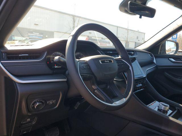 new 2026 Jeep Grand Cherokee car, priced at $42,692