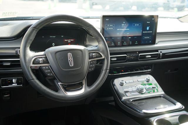 used 2023 Lincoln Nautilus car, priced at $30,995