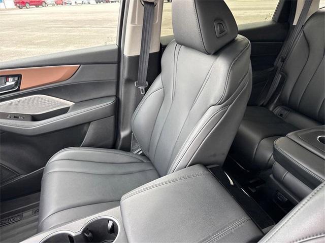 used 2022 Acura MDX car, priced at $33,595