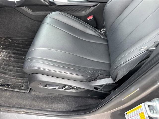 used 2022 Acura MDX car, priced at $33,595