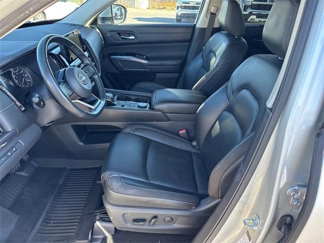 used 2022 Nissan Pathfinder car, priced at $25,250