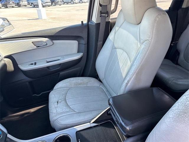 used 2011 Chevrolet Traverse car, priced at $3,895