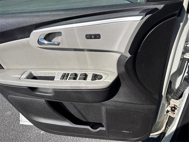 used 2011 Chevrolet Traverse car, priced at $3,895