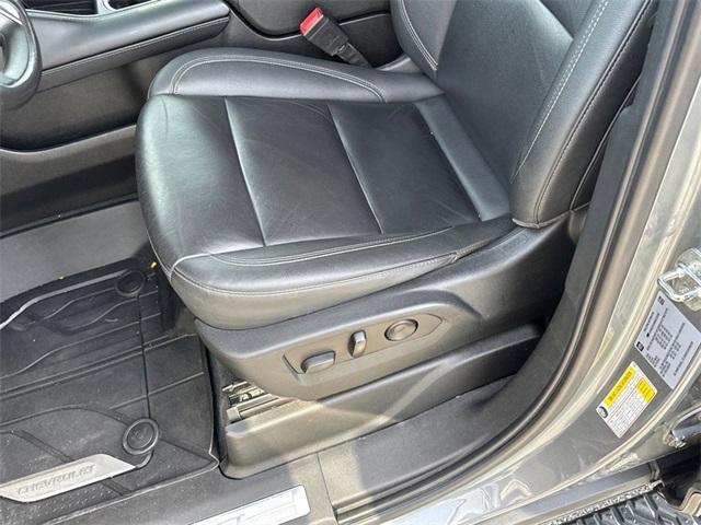 used 2022 Chevrolet Suburban car, priced at $48,500