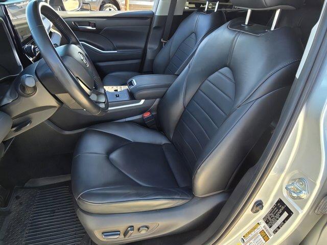 used 2024 Toyota Highlander Hybrid car, priced at $45,500