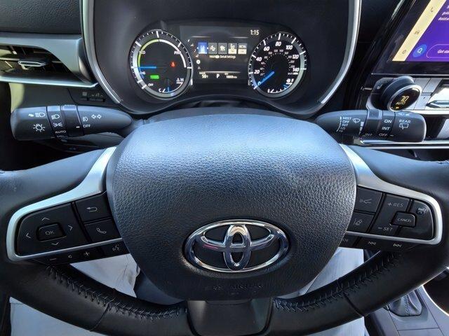 used 2024 Toyota Highlander Hybrid car, priced at $45,500