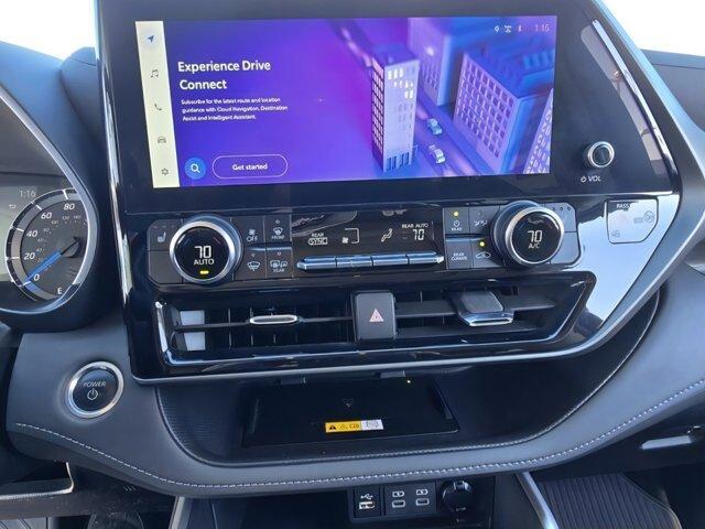 used 2024 Toyota Highlander Hybrid car, priced at $45,500