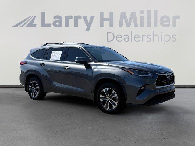 used 2021 Toyota Highlander car, priced at $28,500