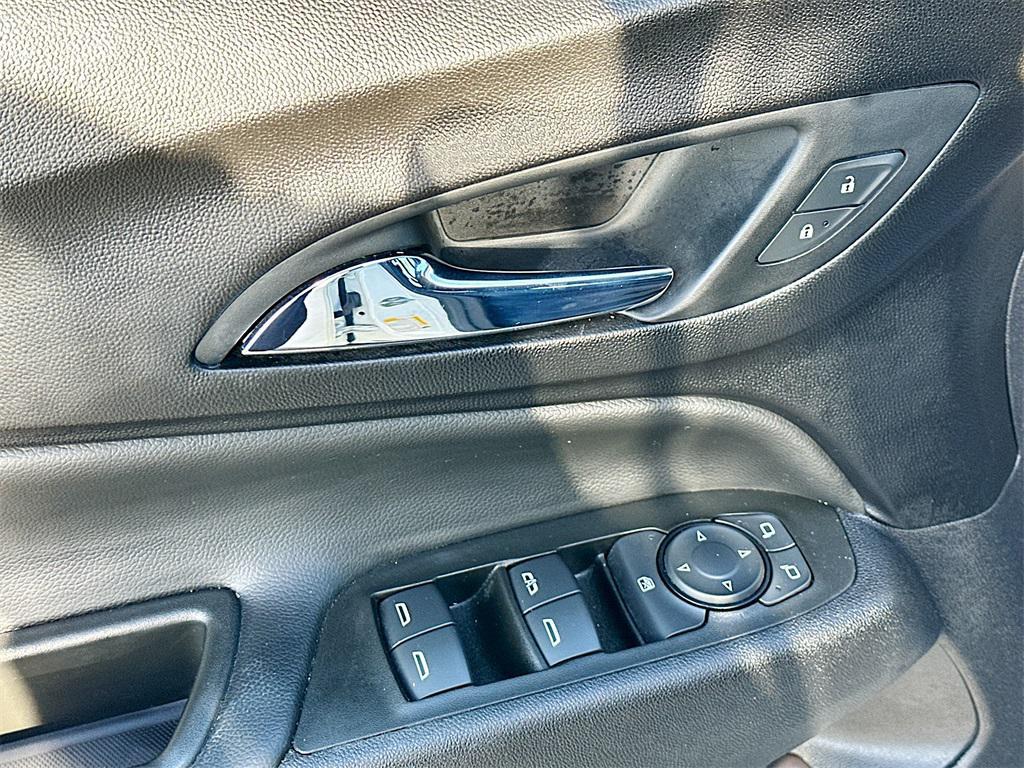 used 2021 Chevrolet Equinox car, priced at $18,042