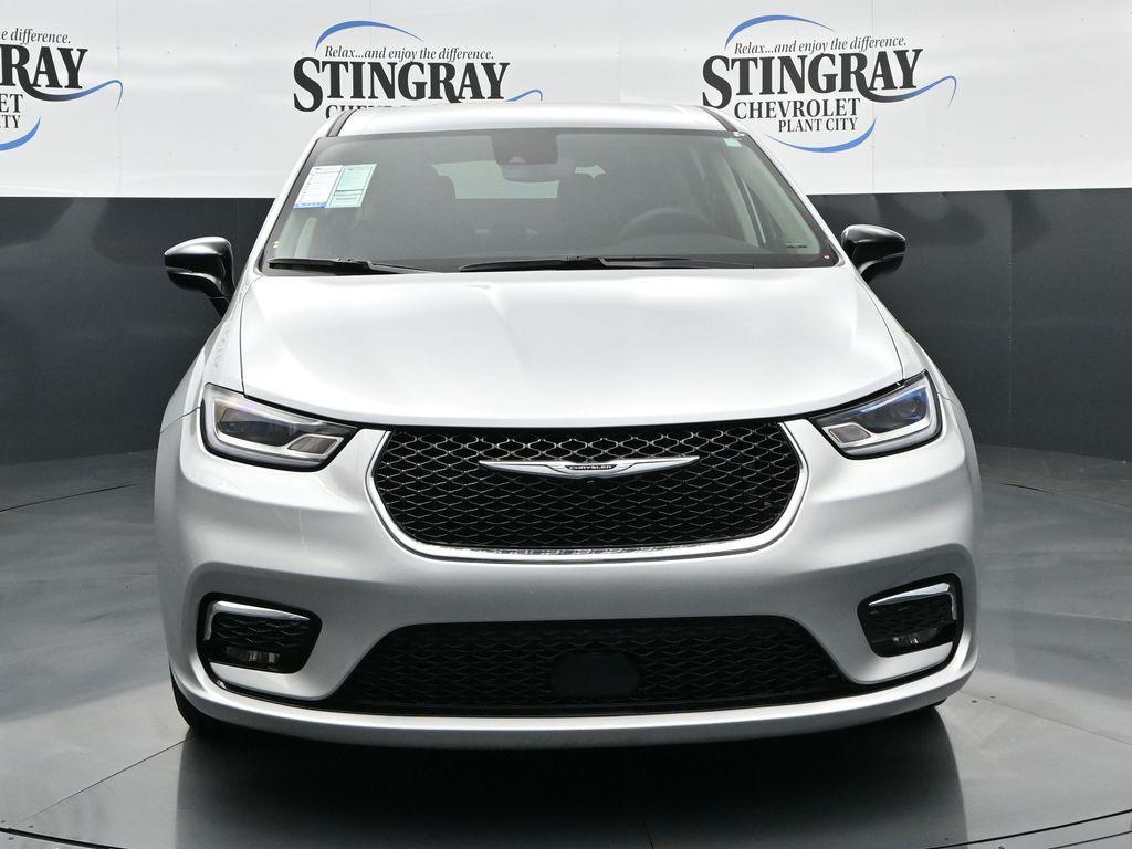used 2024 Chrysler Pacifica car, priced at $25,272