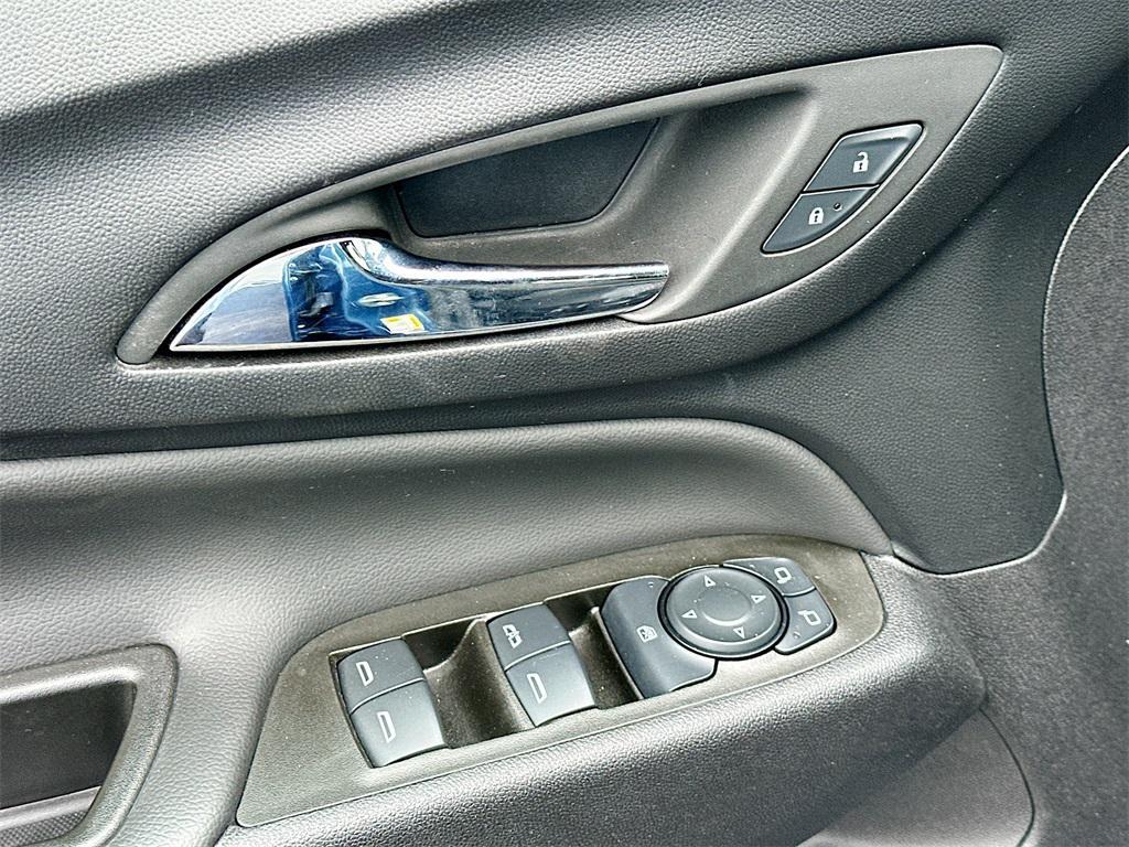 used 2024 Chevrolet Equinox car, priced at $19,553