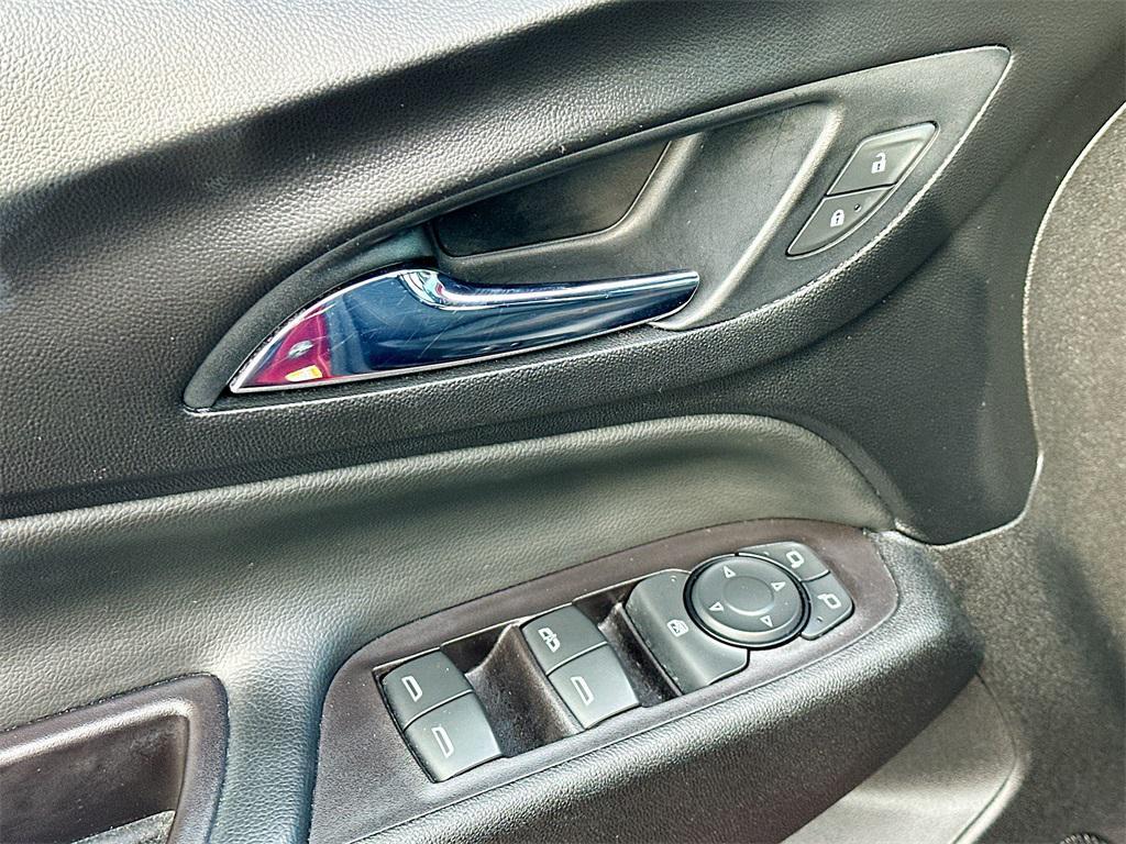 used 2021 Chevrolet Equinox car, priced at $15,086