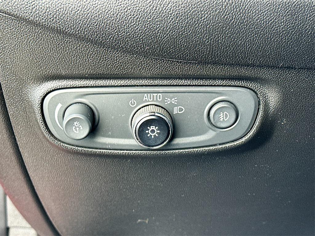 used 2021 Chevrolet Equinox car, priced at $15,086