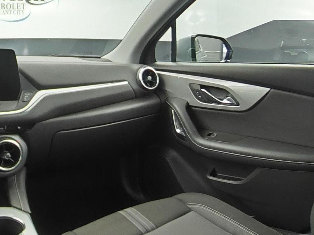 used 2025 Chevrolet Blazer car, priced at $23,998