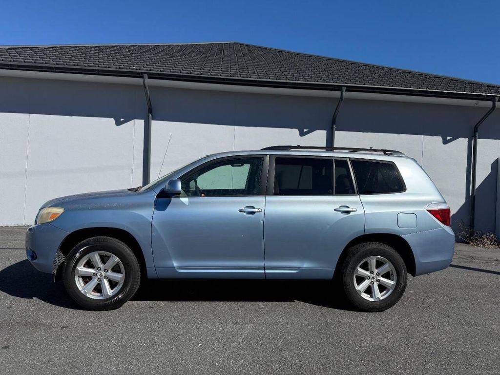 used 2010 Toyota Highlander car, priced at $4,999