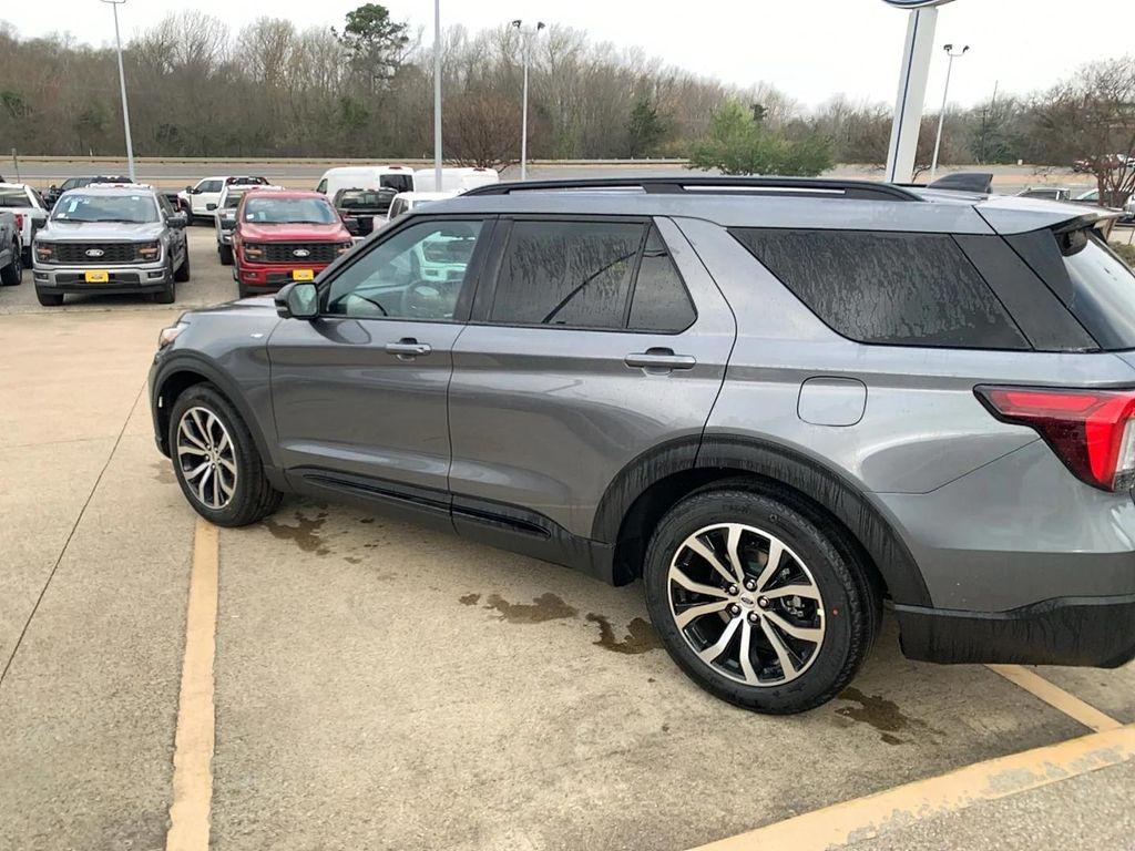 new 2025 Ford Explorer car, priced at $42,971