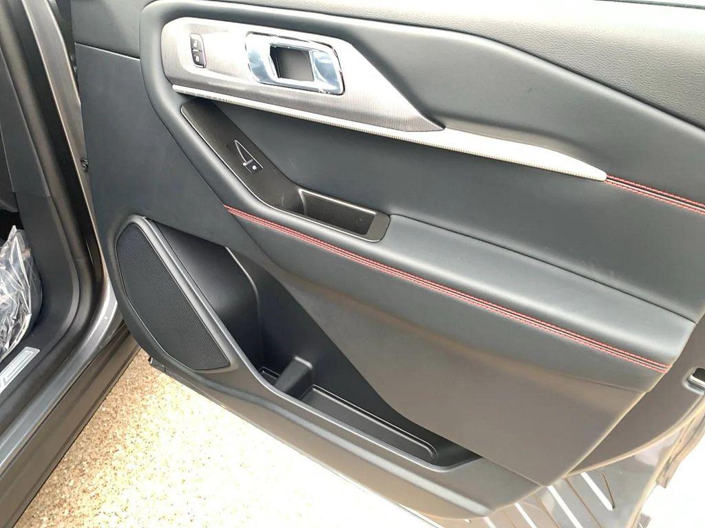 new 2025 Ford Explorer car, priced at $45,528