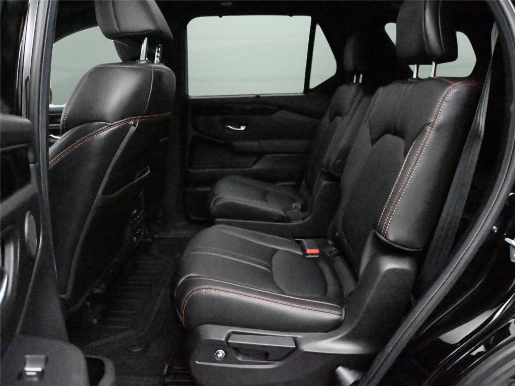 used 2025 Honda Pilot car, priced at $41,800