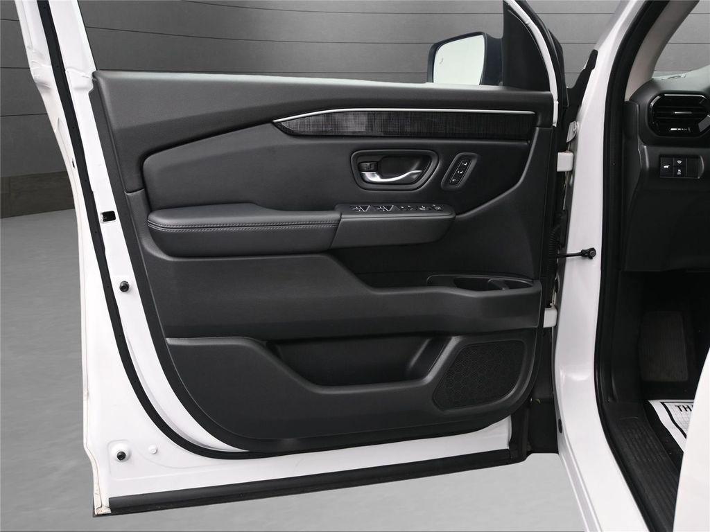 used 2023 Honda Pilot car, priced at $41,000