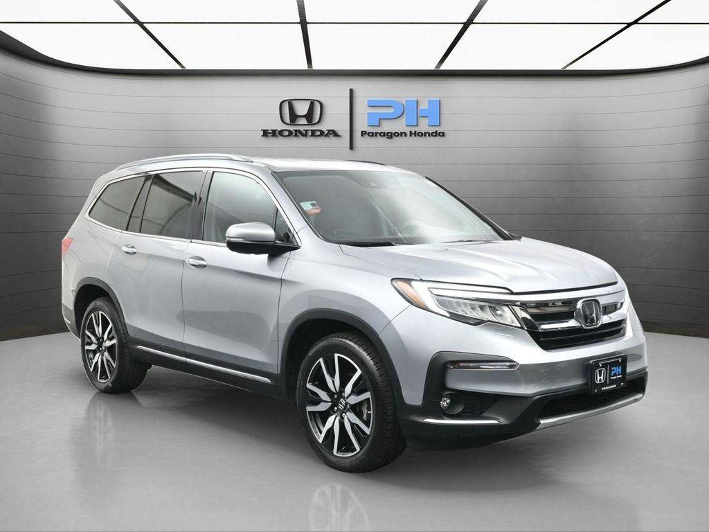 2022 Lunar Silver Metallic Honda Pilot