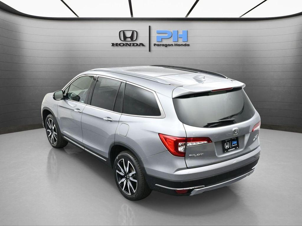 2022 Lunar Silver Metallic Honda Pilot