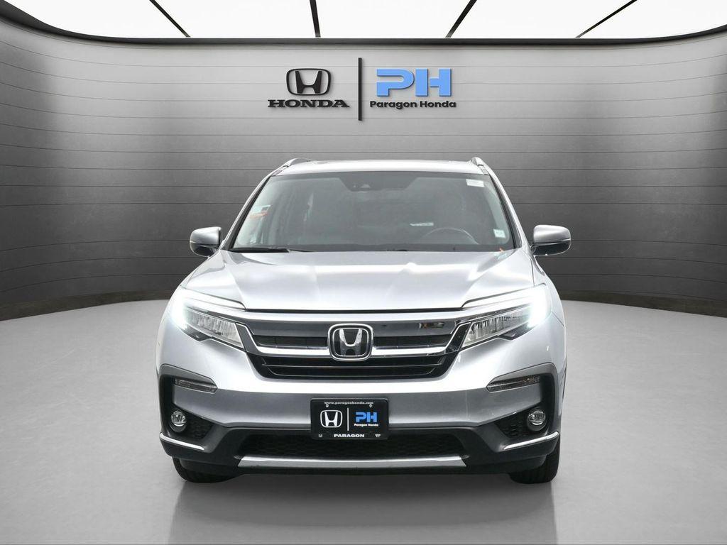 2022 Lunar Silver Metallic Honda Pilot