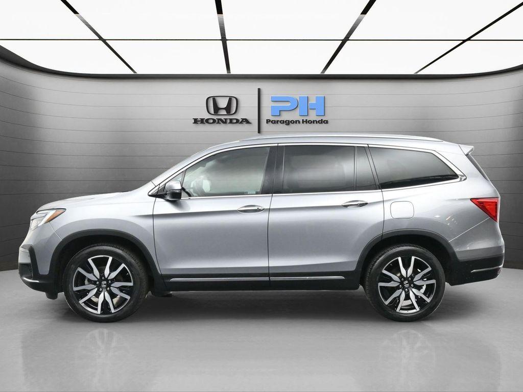 2022 Lunar Silver Metallic Honda Pilot