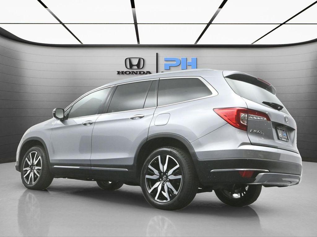2022 Lunar Silver Metallic Honda Pilot