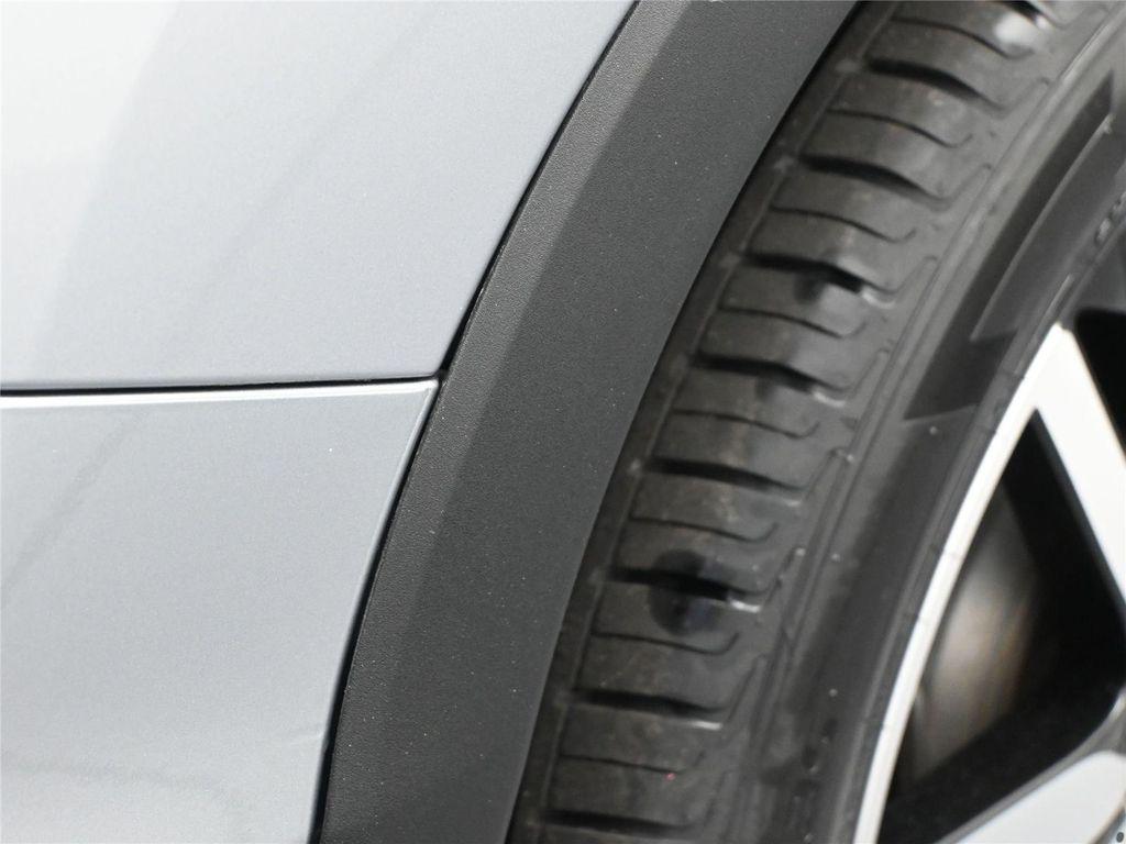 2022 Lunar Silver Metallic Honda Pilot