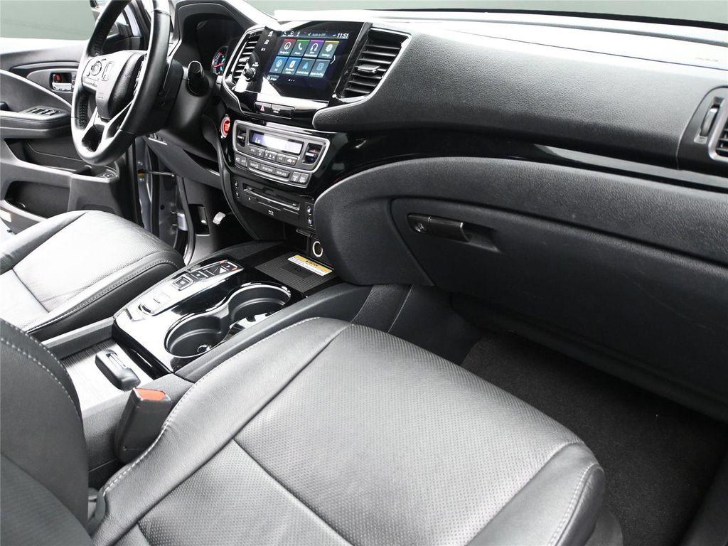 2022 Lunar Silver Metallic Honda Pilot