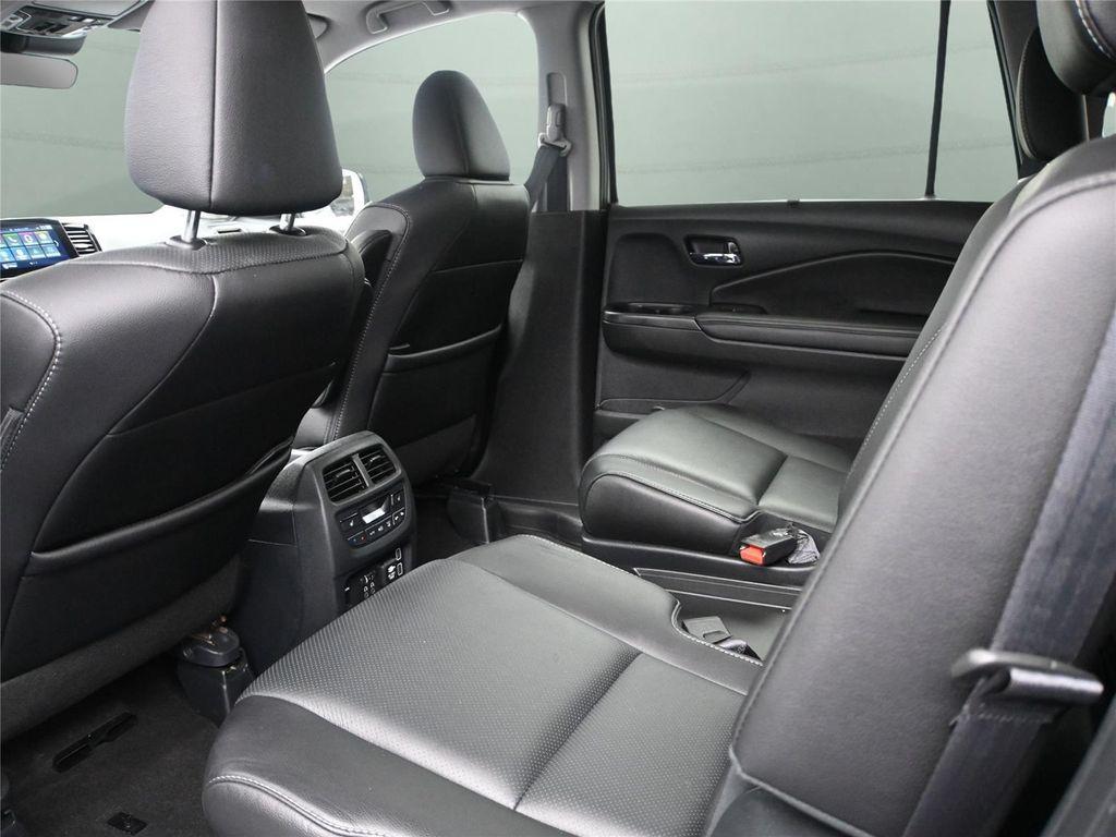 2022 Lunar Silver Metallic Honda Pilot