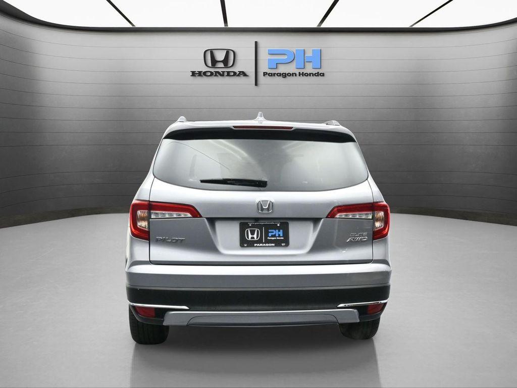 2022 Lunar Silver Metallic Honda Pilot