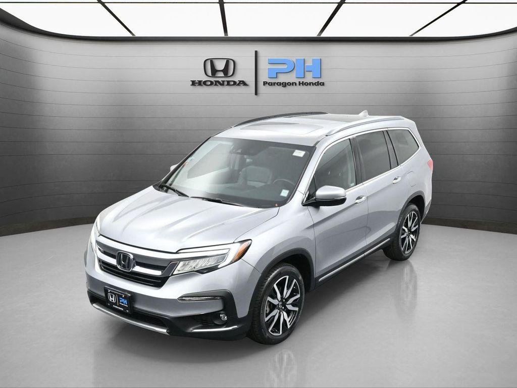 2022 Lunar Silver Metallic Honda Pilot