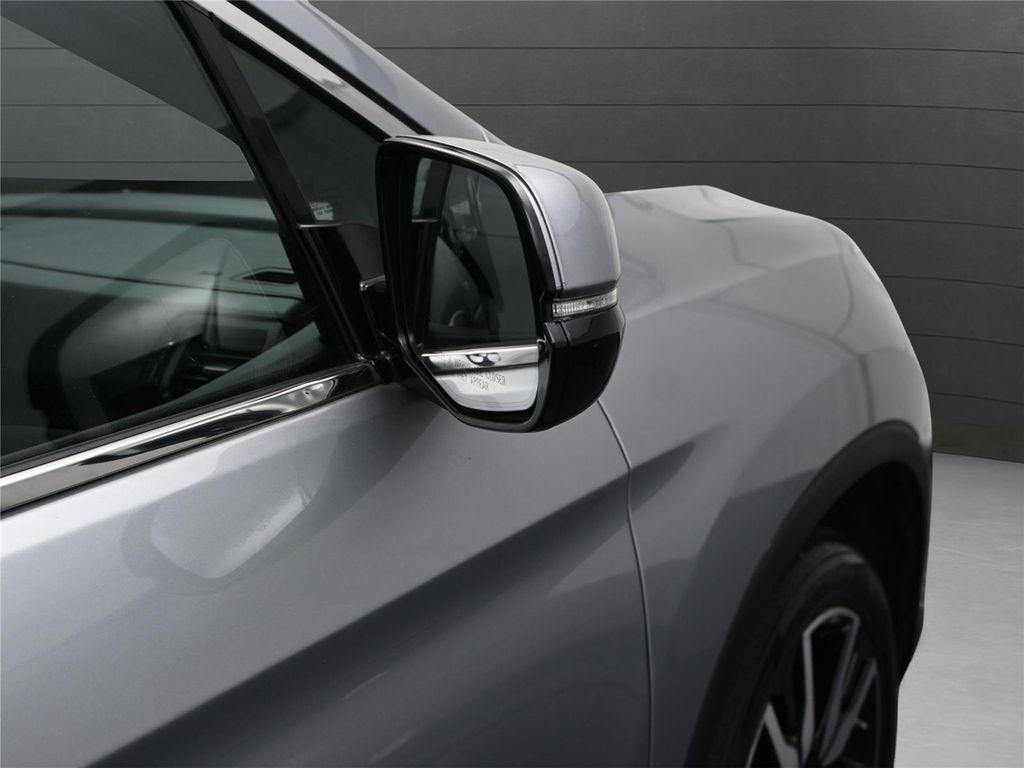 2022 Lunar Silver Metallic Honda Pilot