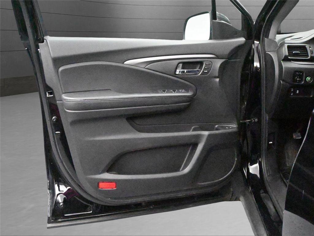 used 2021 Honda Pilot car, priced at $25,500