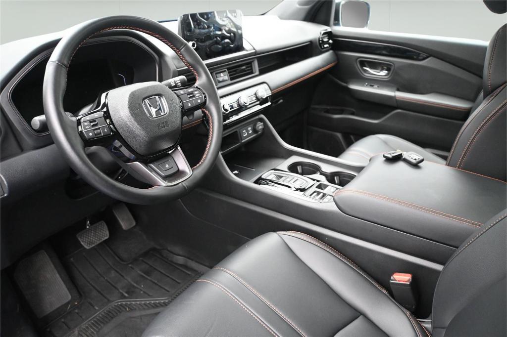 used 2025 Honda Pilot car, priced at $45,400