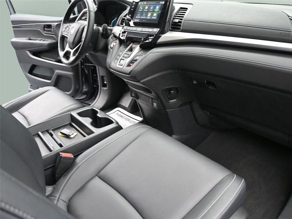 used 2024 Honda Odyssey car, priced at $32,500