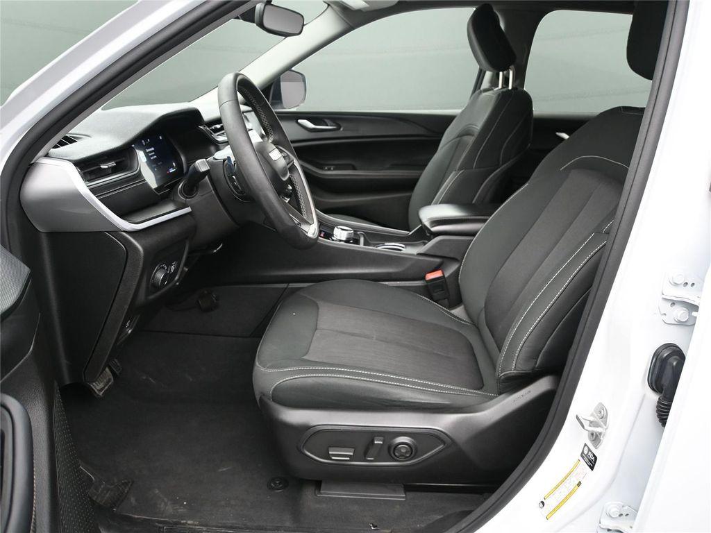 used 2024 Jeep Grand Cherokee car, priced at $28,500