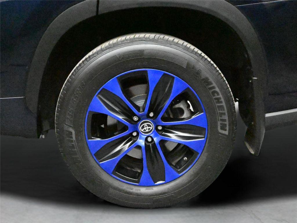 used 2021 Toyota Highlander car, priced at $24,700